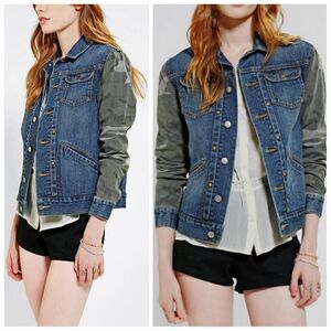 Urban Outfitters BDG Camouflage Denim Jean Jacket Blue Small